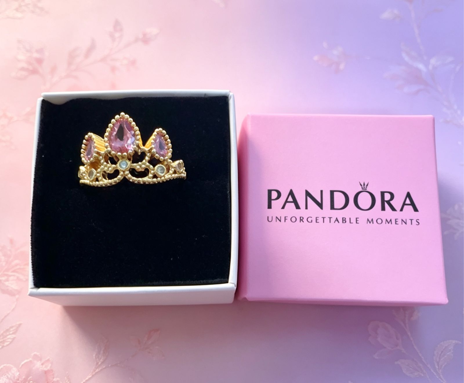 ANILLO RAPUNZEL DORADO CON CRISTALES ROSAS