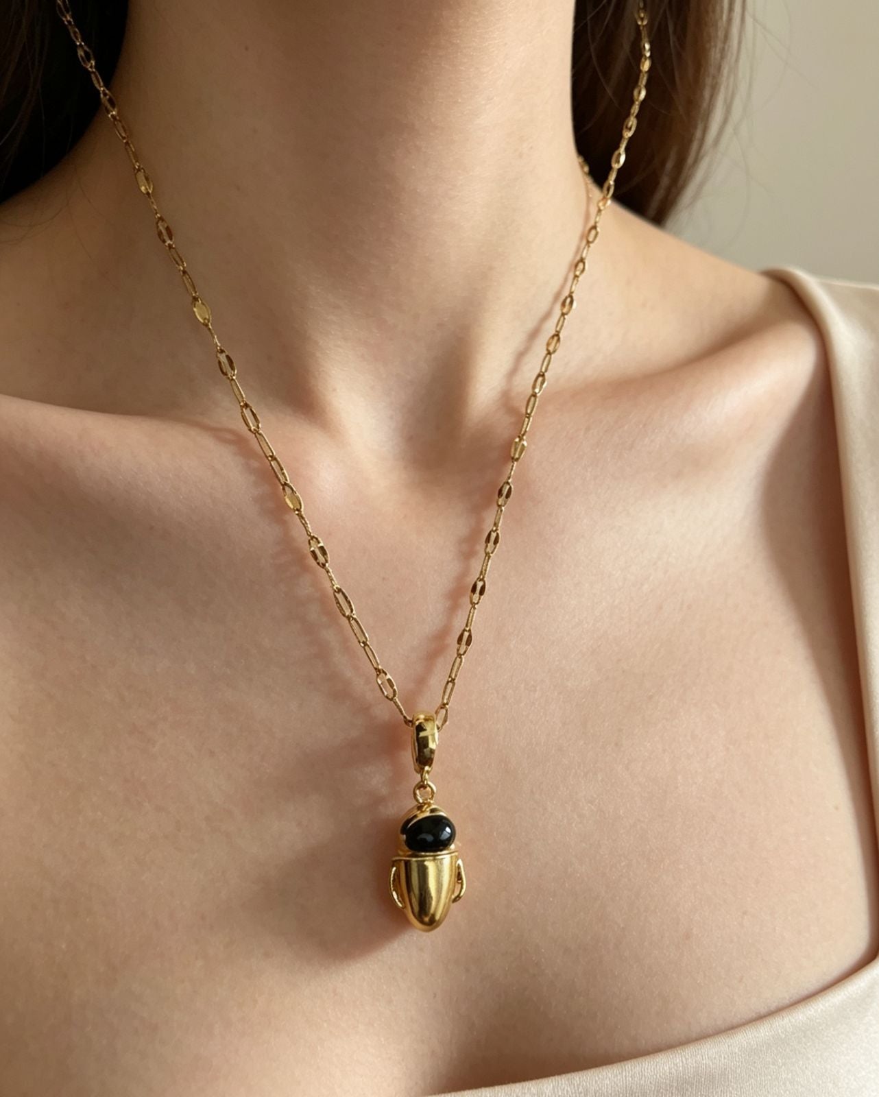 COLLAR EVA DORADA