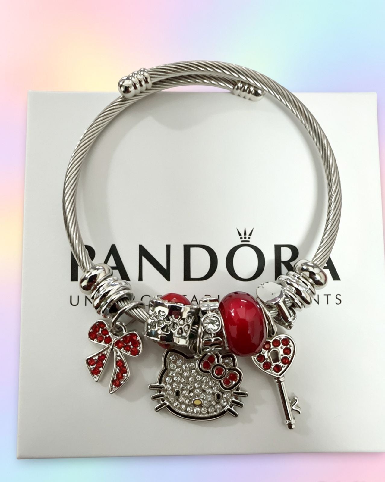 PULSERA DE HELLO KITTY PLATEADA CON ROJO