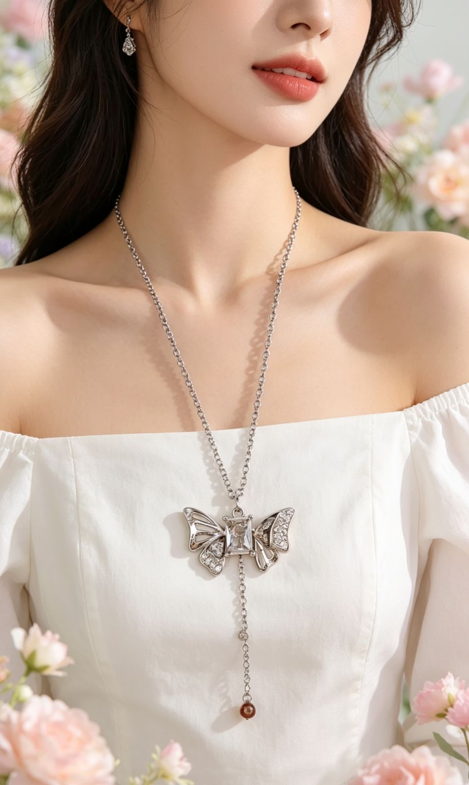 COLLAR PUNTO DE LUZ CON ALAS